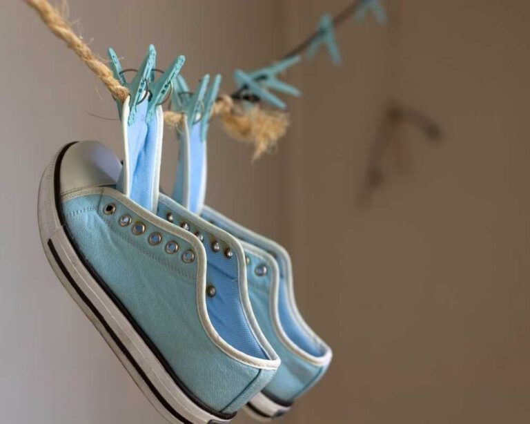How to Dry Shoes & Boots – 7 Easy Ways to Dry Shoes Fast